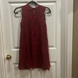 Cute winter/fall dress. Size M